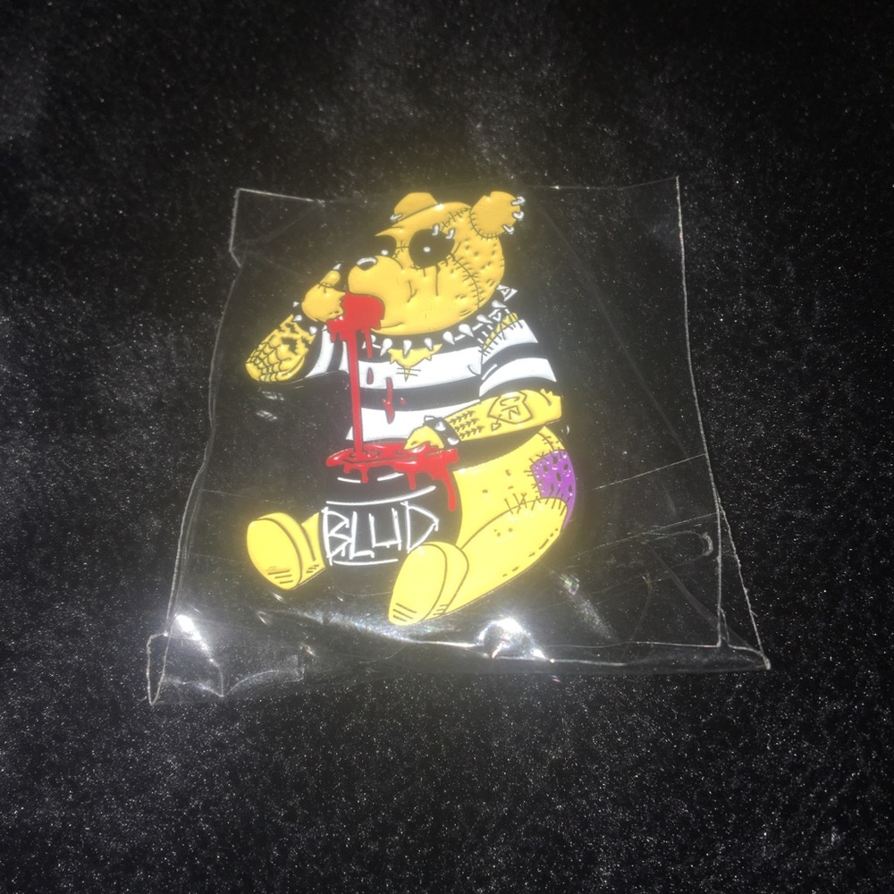 Vampirefreaks Winnie the Pooh's Bloody Honey Enamel Pin